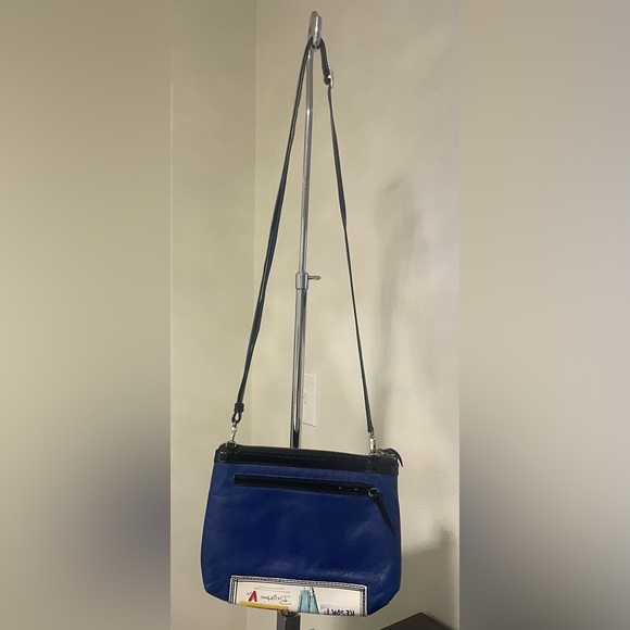 🍂 Brighton paparazzi Patent Leather Crossbody Blue and White - Picture 3 of 9